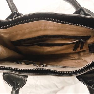 Kenneth Cole Bags - Kenneth Cole Tote Kenneth Cole Bags - Kenneth Cole Tote